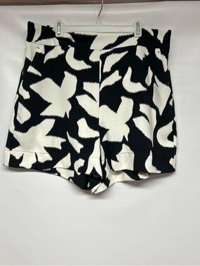 Nine West Black and White Abstract High-Waist Shorts